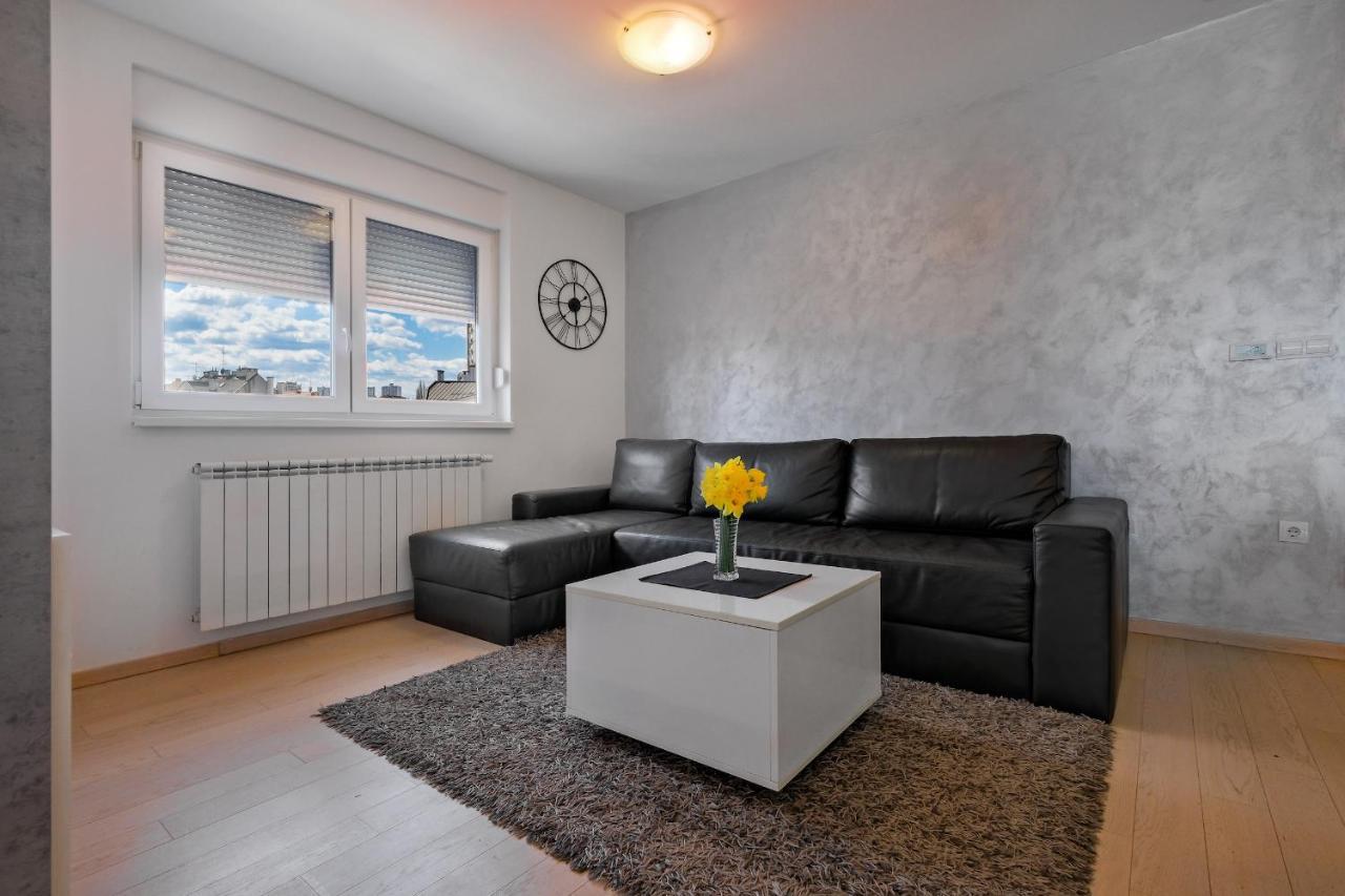 Apartment Zagreb, 0-24, Self Service Check-In, Free Parking エクステリア 写真
