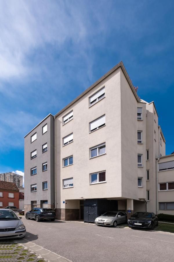 Apartment Zagreb, 0-24, Self Service Check-In, Free Parking エクステリア 写真