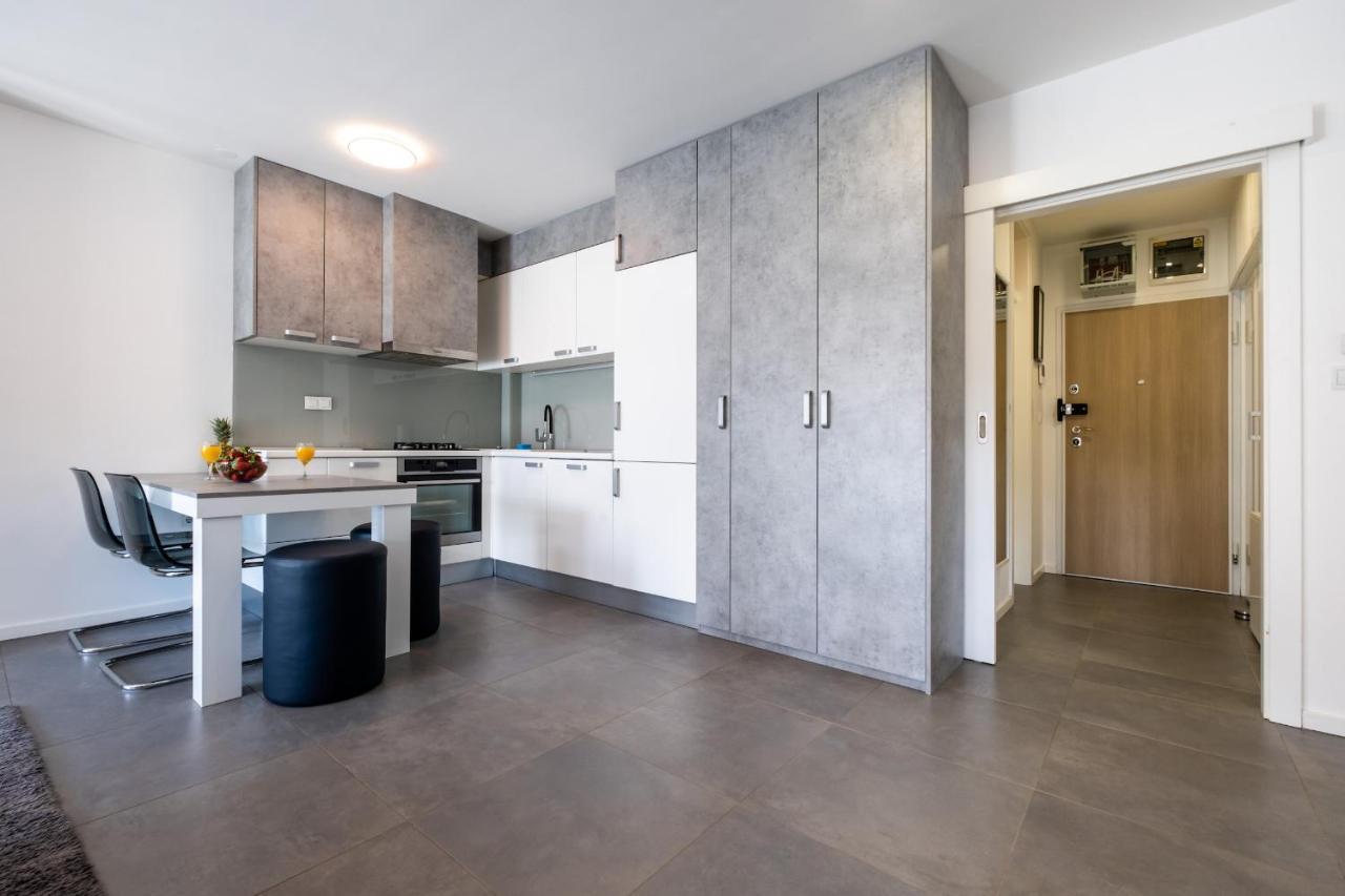 Apartment Zagreb, 0-24, Self Service Check-In, Free Parking エクステリア 写真