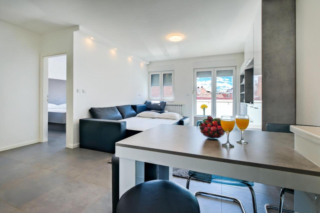 Apartment Zagreb, 0-24, Self Service Check-In, Free Parking エクステリア 写真