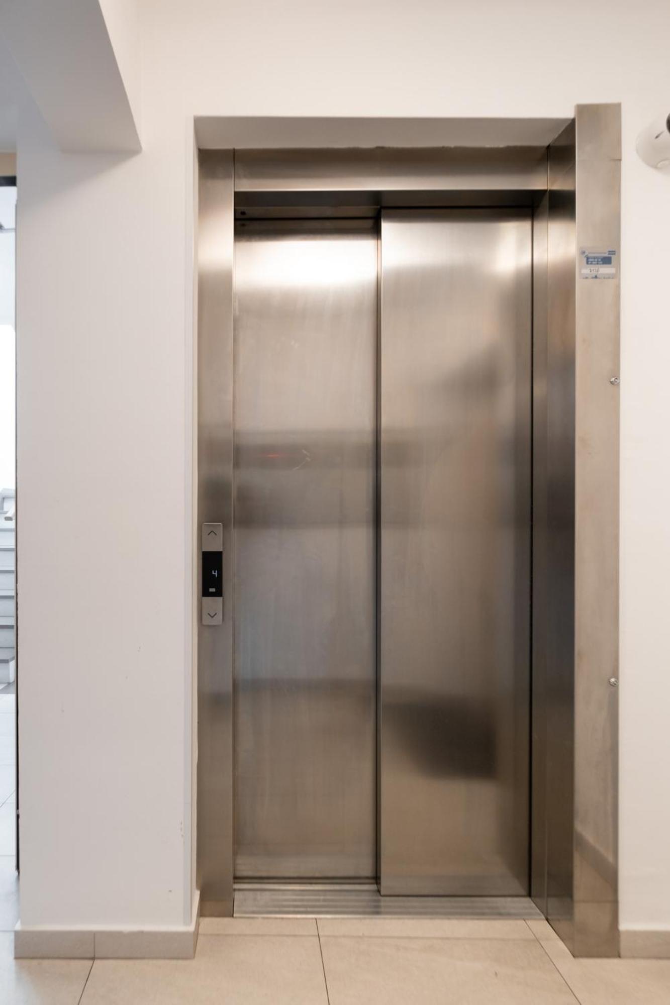 Apartment Zagreb, 0-24, Self Service Check-In, Free Parking エクステリア 写真