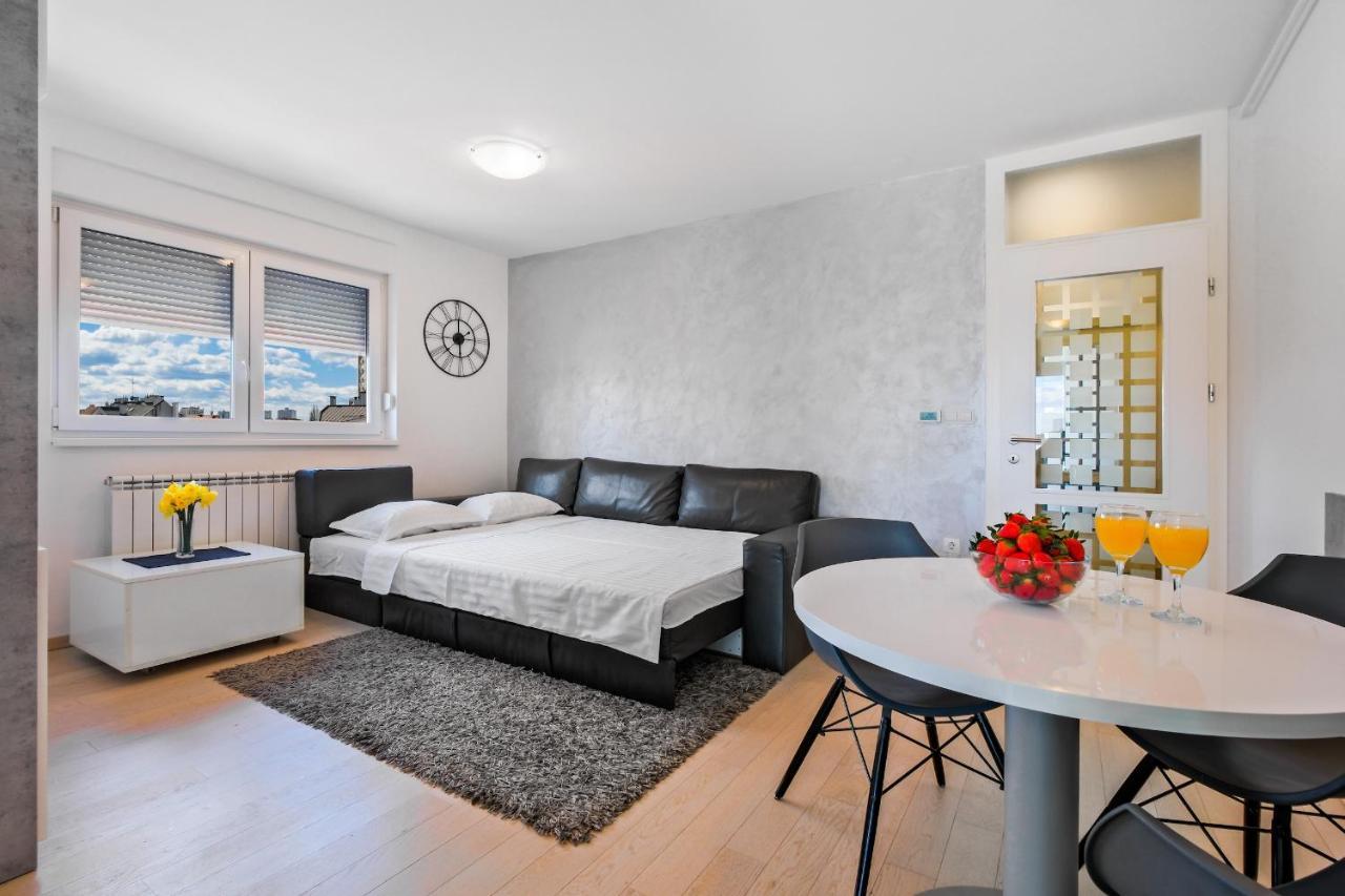 Apartment Zagreb, 0-24, Self Service Check-In, Free Parking エクステリア 写真