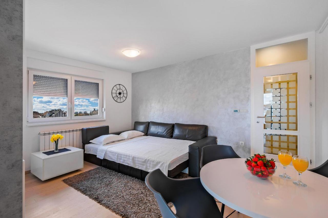 Apartment Zagreb, 0-24, Self Service Check-In, Free Parking エクステリア 写真